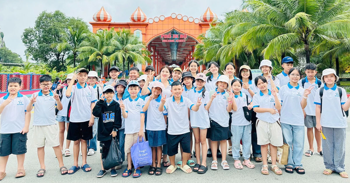 Hoạt động ngoại khóa, trải nghiệm và thực hành tiếng Anh